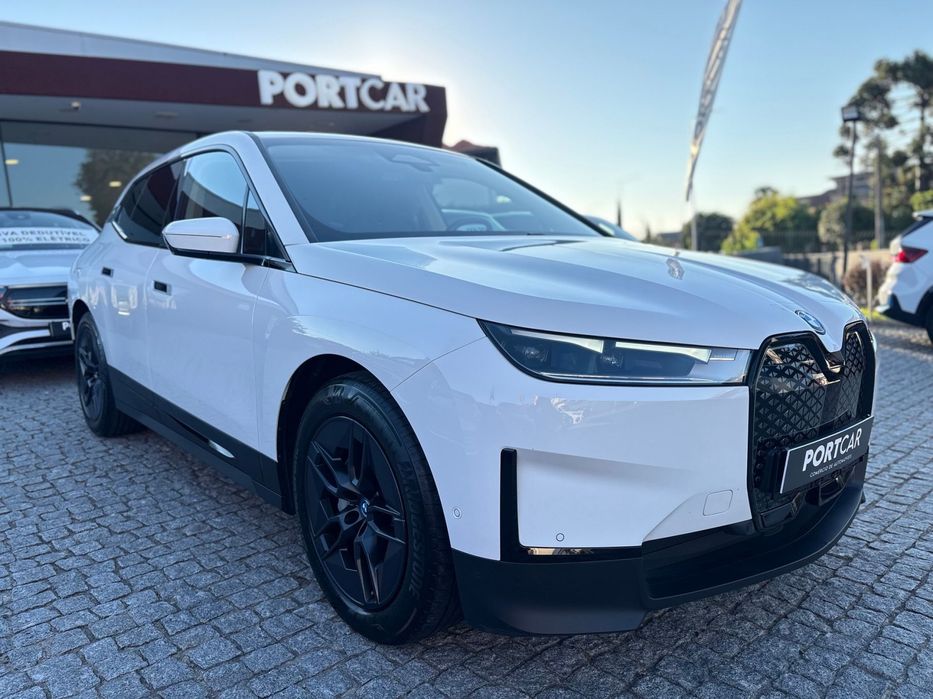 BMW iX xDrive 40