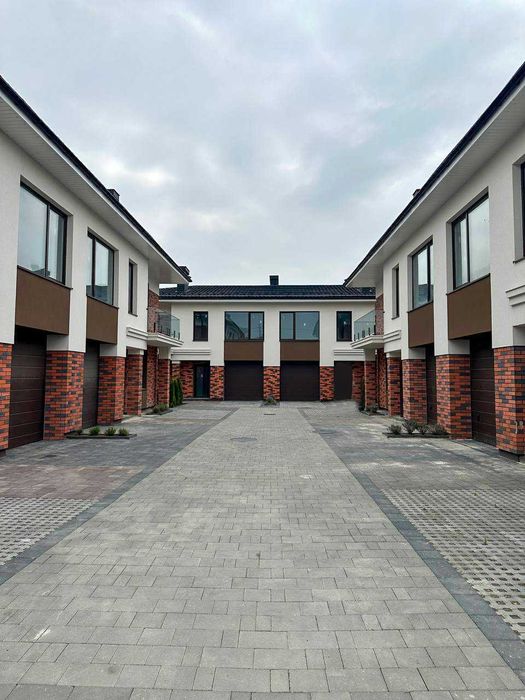 Продам дуплекс в межах міста, готовий