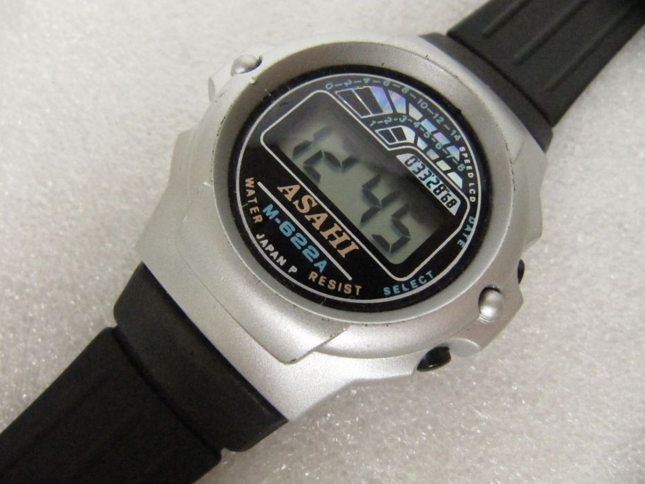 Часы электронные "Asahi" в коллекцию , новые