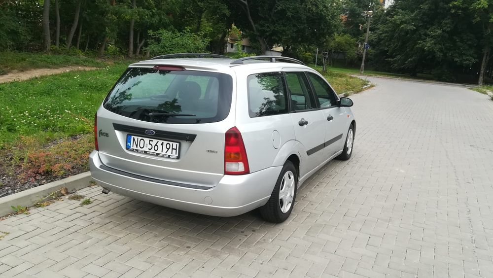 Sprzedam Forda Focusa 1.8 diesel dobry motor auto w kombi