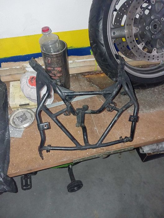 Roda suzuki 17" praticamente nova