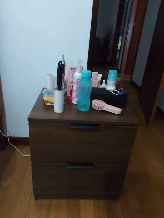 Mesinha de cabeceira