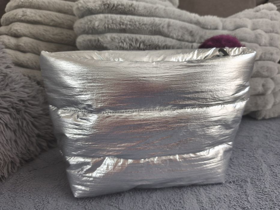 Kosmetyczka duża Ghost