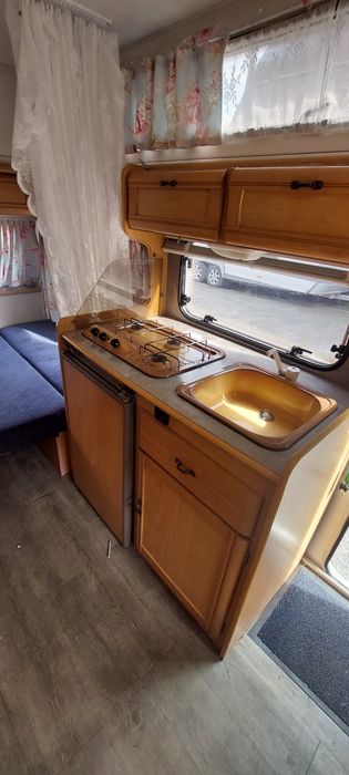 Караван кемпінги будинок на колесах кемпінг автодом