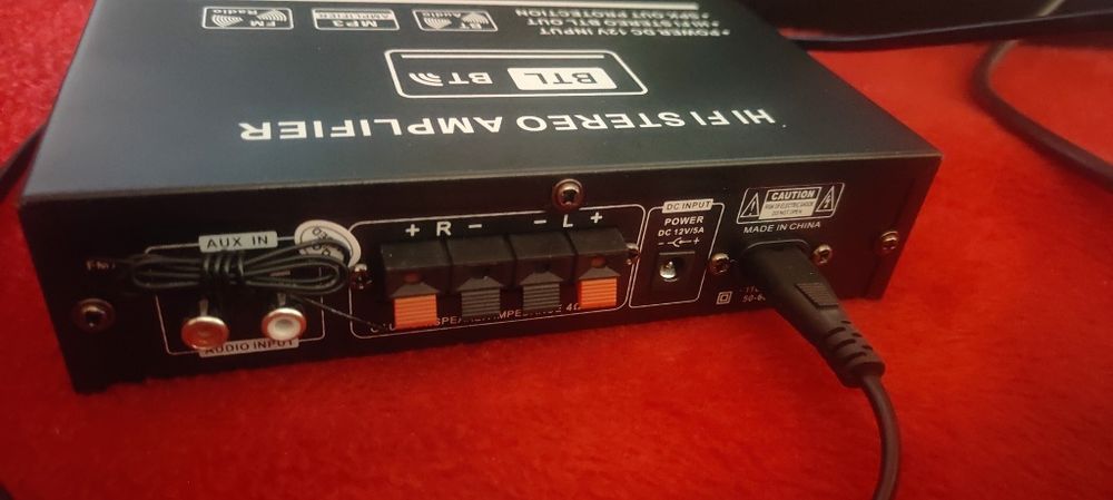 Mini amplificador digital de áudio