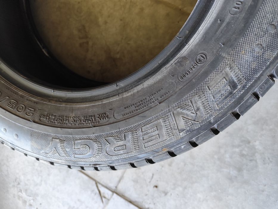 Pneus 205/65r15 Michelin ocasião 95% piso