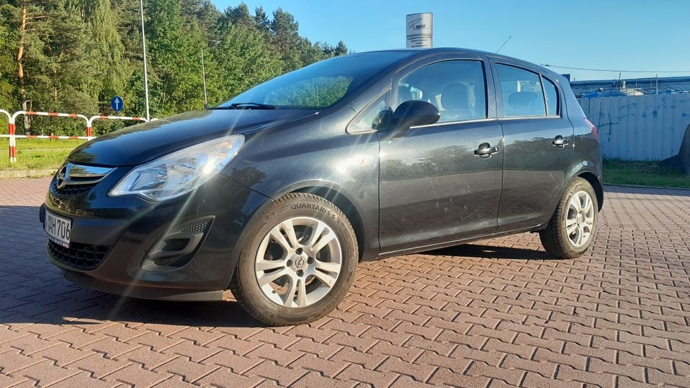 Opel Corsa 11.2012r. Lift  1.4 benzyna  90kM  5d Nowe Opony  Olej Filtry