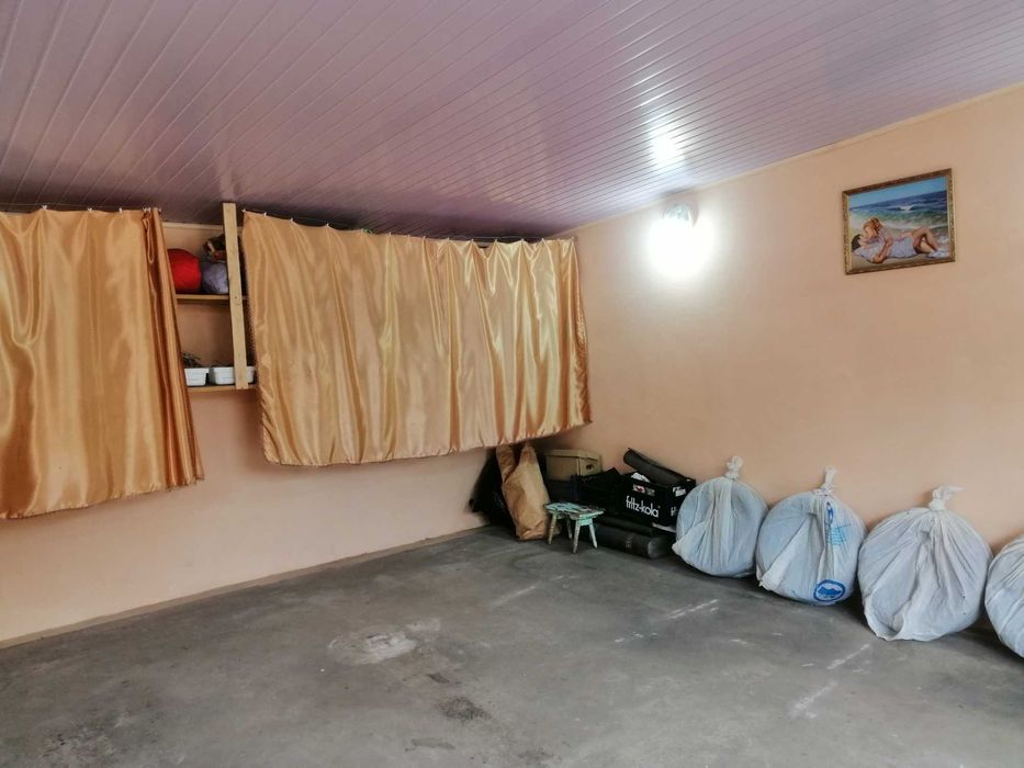 Продается гараж по вул. Прилуцька  свитло вода погреб Оличное состояни