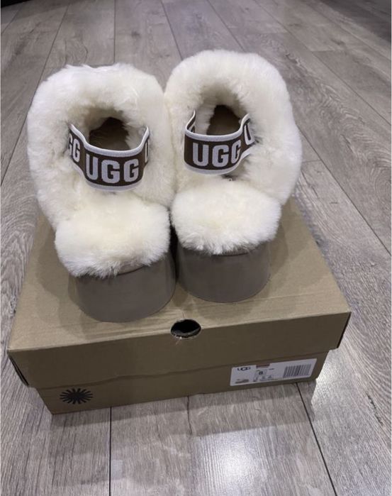 Жіночі Замшеві уггі на платформі UGG W FUNKETTE кольору кемел
