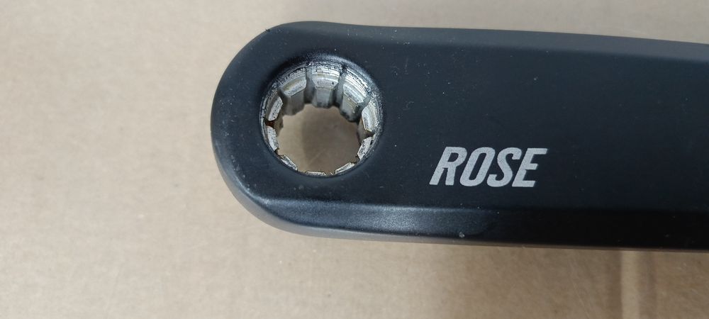 Prawe ramię. Korba Miranda Rose Bosch 2 generacja