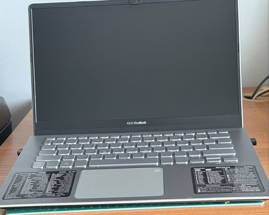 Notebook ASUS VivoBook 8265U