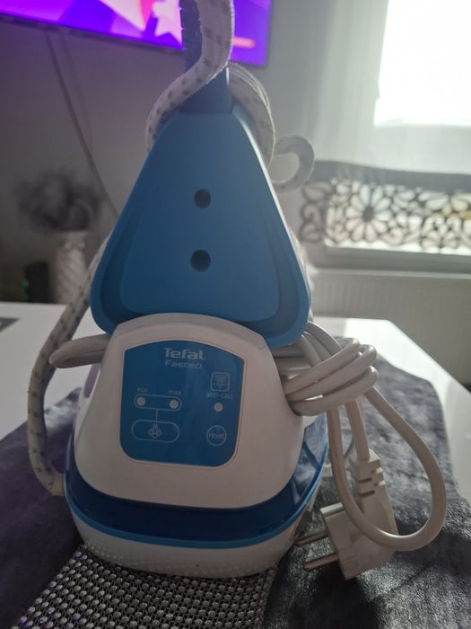Żelazko TEFAL  ze stacją parową, zbiornik XL