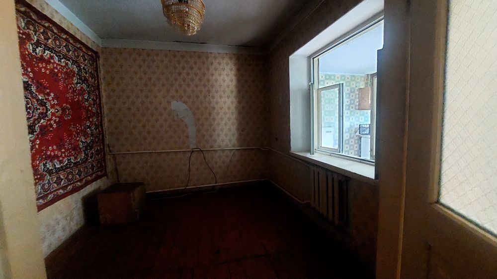 Продам 4-кімнатну квартиру. Вул.Шаргородська,46.