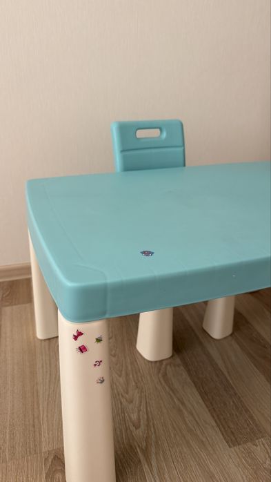 Продам детский стол и стул