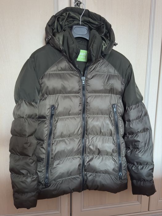 Пуховик куртка Hugo Boss. Розмір S