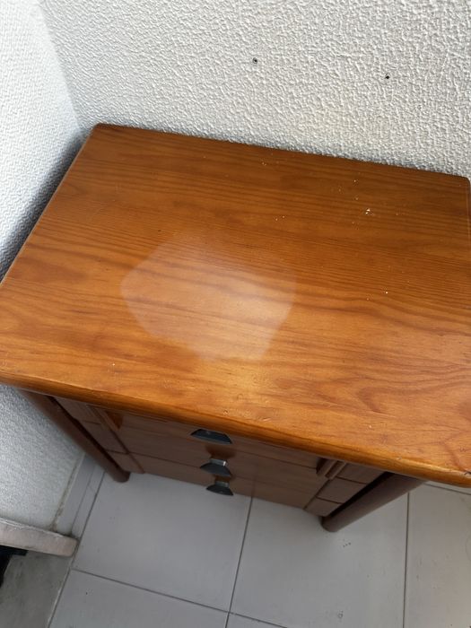 Mesa cabeceira madeira com gavetas