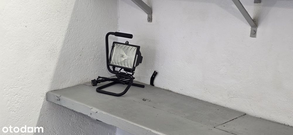 Garaż do wynajęcia duży z kanałem i prądem po remoncie 18m2.