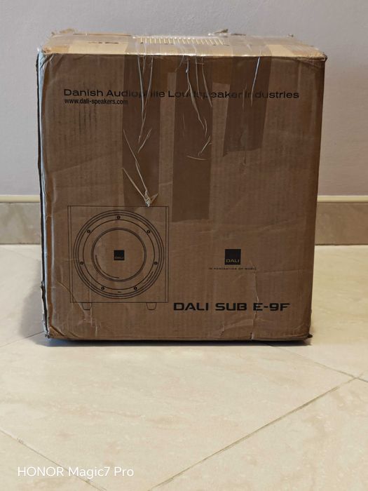 DALI SUB E-9 F – Kompaktowy subwoofer  Biały/Nowy