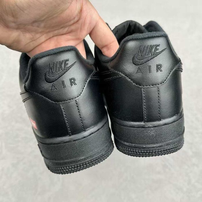 Nike Air Force 1 Low Supreme Czarny r.43