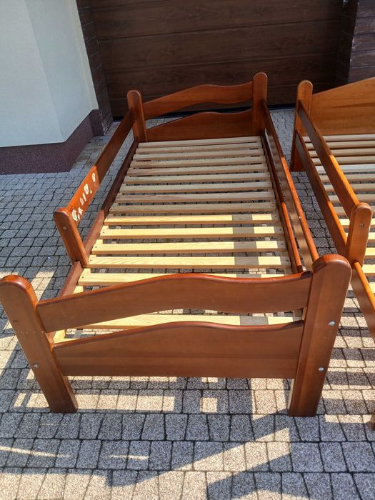 Sprzedam 2 łóżka drewniane