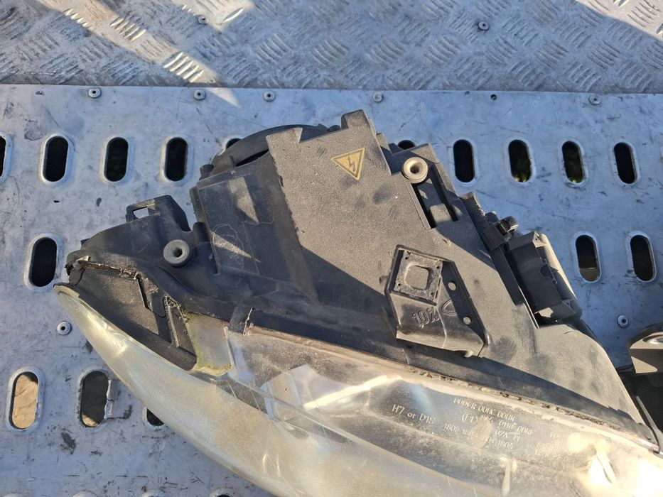 Lampy przednie a4b7 ksenon