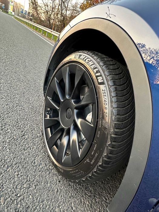 Tesla Y   2020 р    52 тис.км, синя