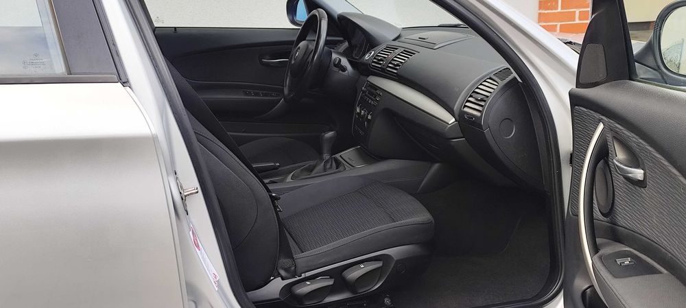 Poj.2.0 Diesel/E87/2010/143KM/210tys.km/czujniki parkow/Grzane fotele