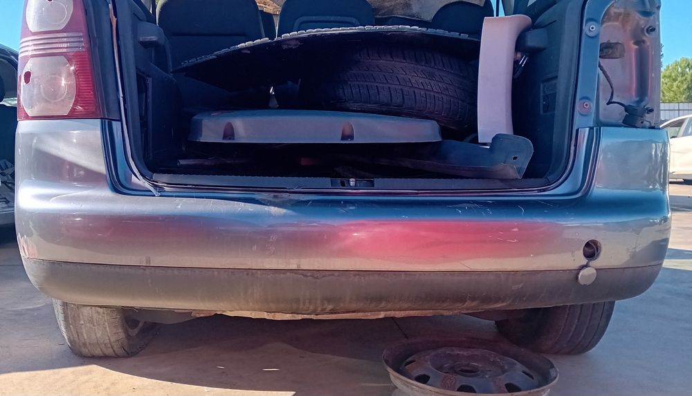 Pára-choques trás VOLKSWAGEN Touran (1T)