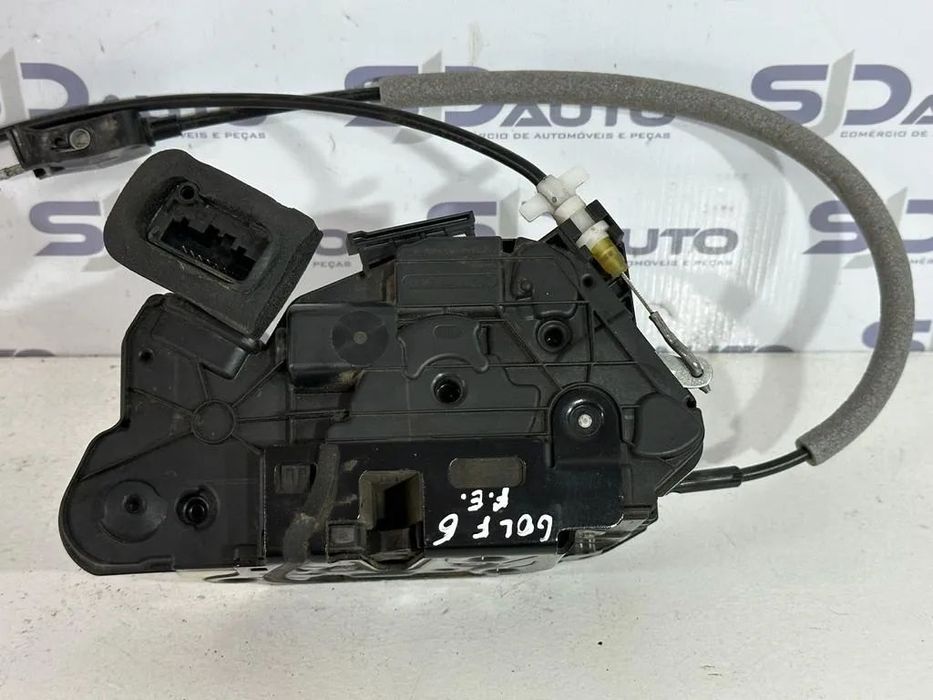 Fecho Frente Direito / Esquerdo - VW Golf VI (3 portas)