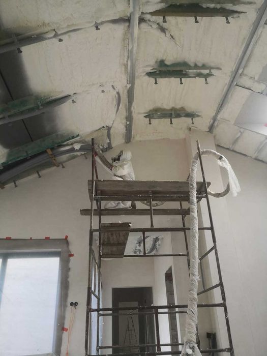 Ocieplenie pianą PUR – izolacje natryskowe,ocieplenia, solidna firma