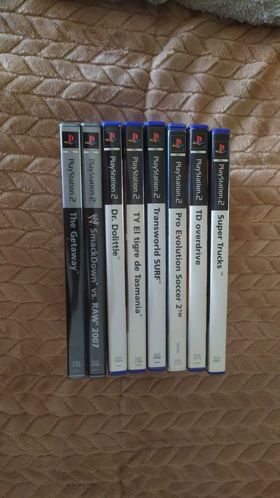 Vendo á unidade 8  jogos para a PS2