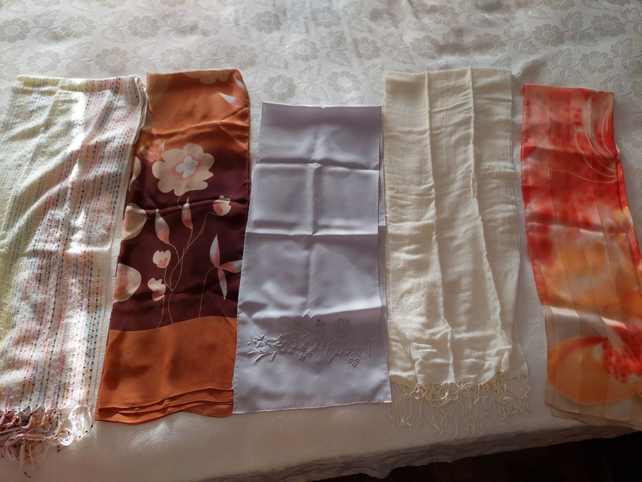 Scarves in very good condition