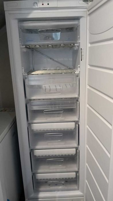 Vendo 2 arcas impecáveis, a funcionar lindamente.