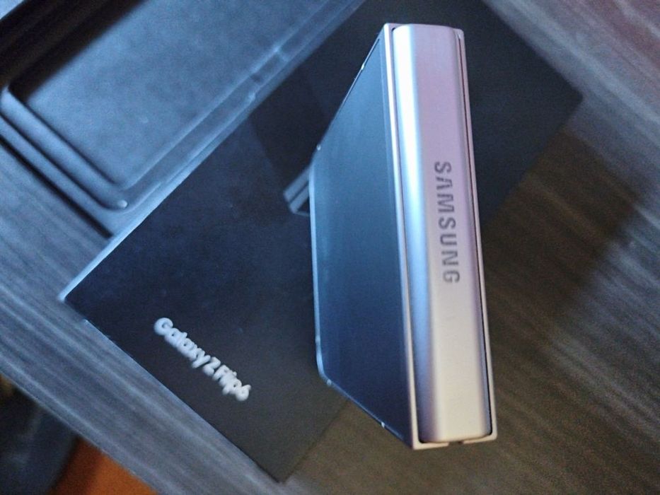 Ver este Samsung Galaxy filp 6 troco por outro do meu agrado
