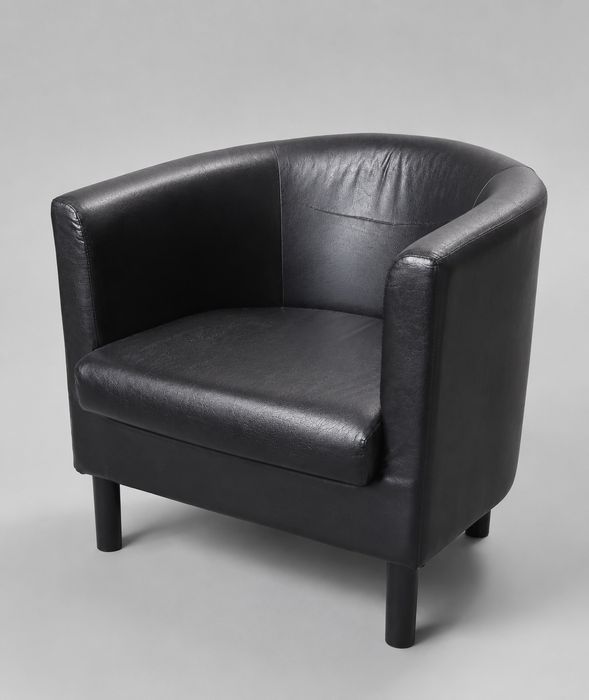 Poltronas contêmporâneas_ 2 modelos_ tons marfim e/ou pretos_ napas/prles sintéticas
