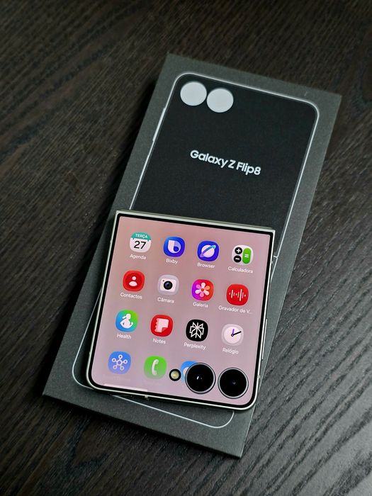 Samsung Galaxy Z Flip 8