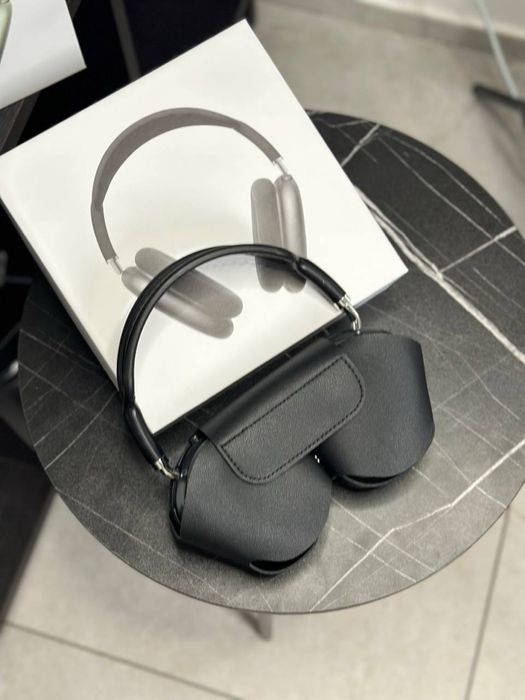 AirPods Max Luxe