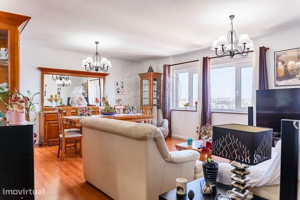 T4 Apartment for Sale