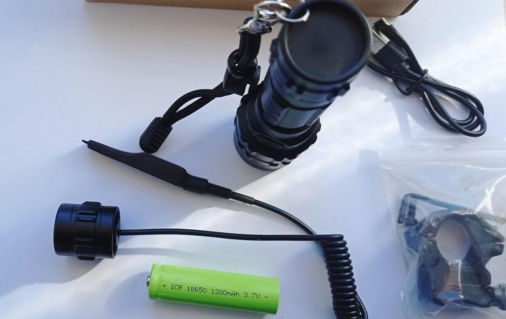 Lanterna led táctica ( luz branca), NOVO airsoft
