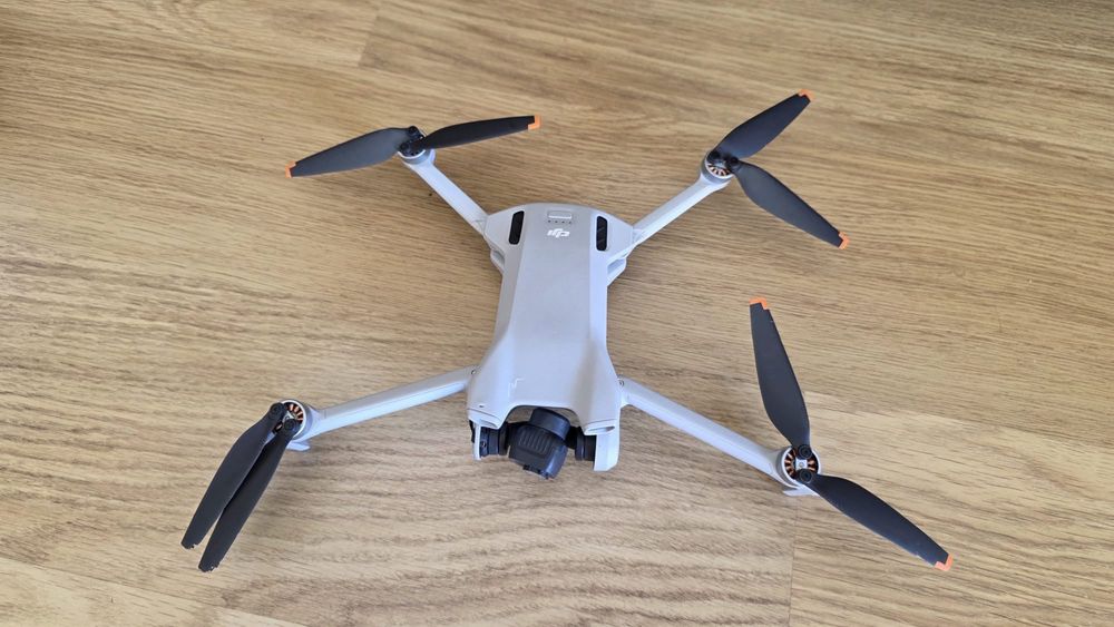 Drone DJI mini 3 e DJI RC