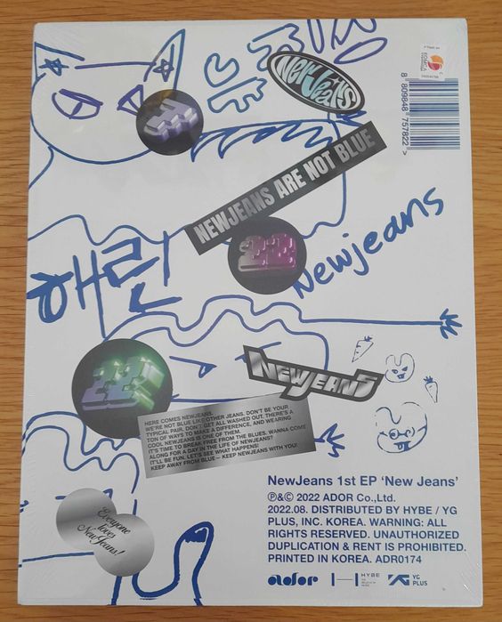 Edição ORIGINAL - 1st EP NewJeans Album (Bluebook ver) (Haerin)