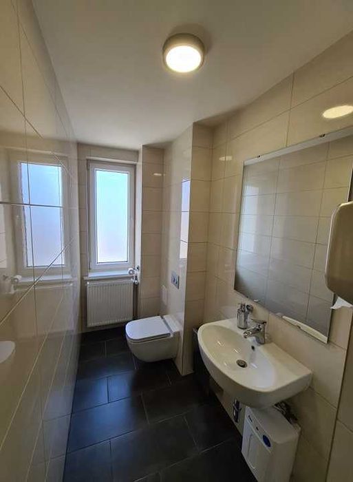 Tanie, małe, przyjemne biuro 8,5 m2 w Centrum Miasta