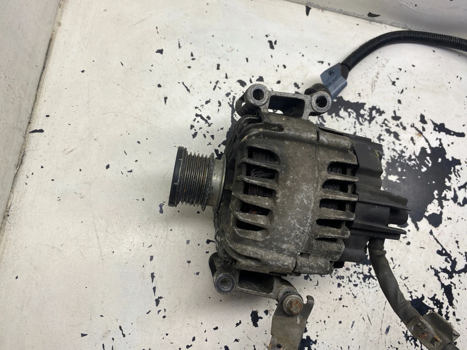 Mercedes W204 1.8 CGI Alternator A0009063000