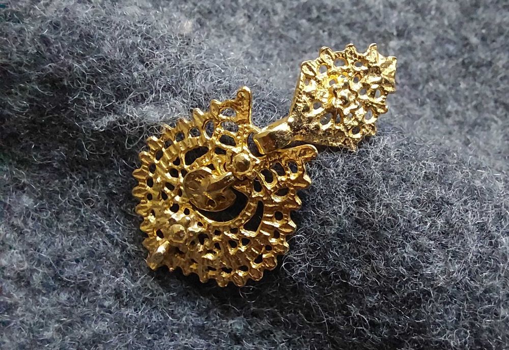 Brinco em Prata com banho de ouro.