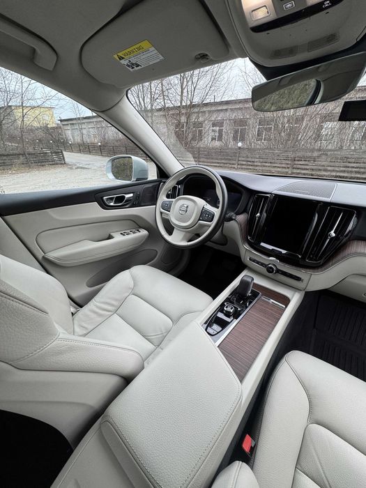 Продам Volvo XC60 В5 2021