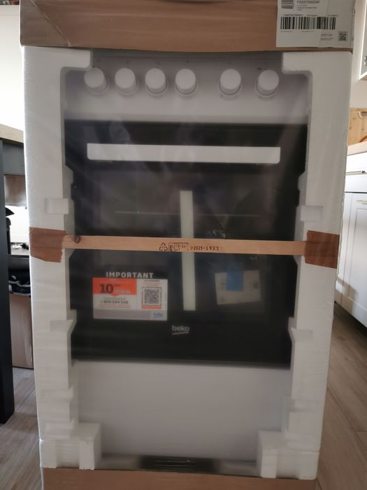 Kuchenka elektryczna Beko FSS57000GW nowa nie używana