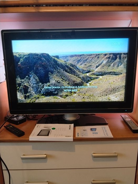 TV Philips 32cali 100 Hz  z ambilight