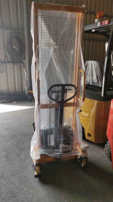 Штабелер погрузчик