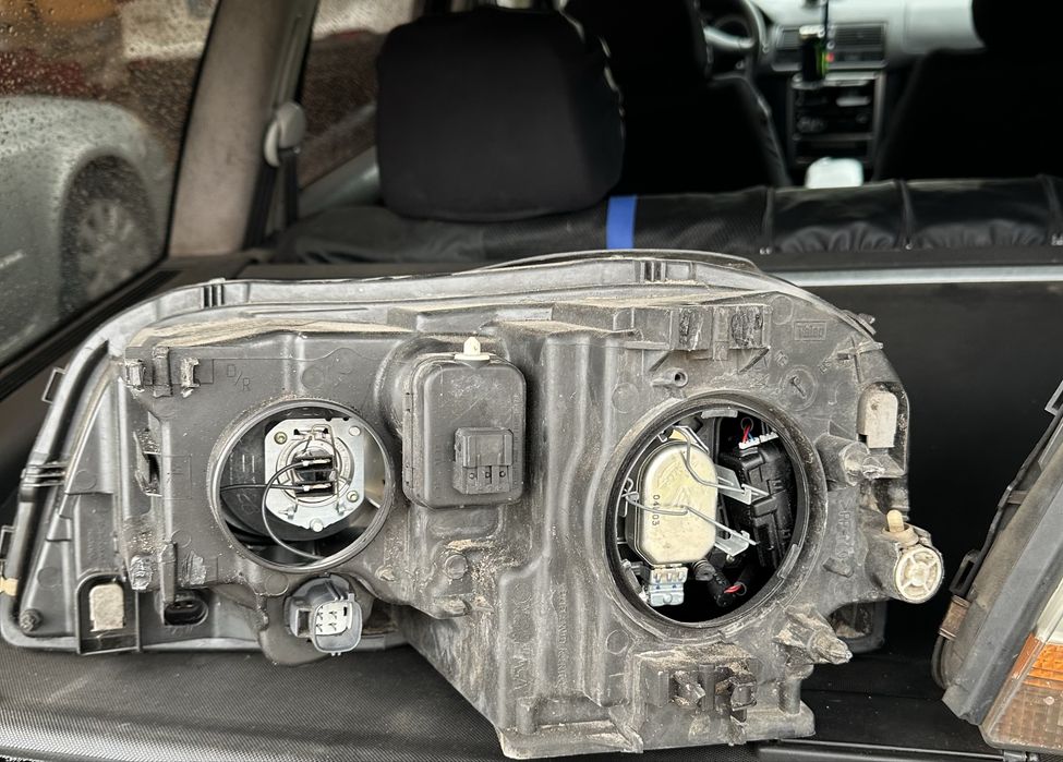 Комплект фар на Volvo XC 90 перше покоління