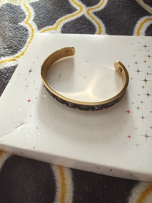 Bransoletka,imitacja Luis Vuitton.